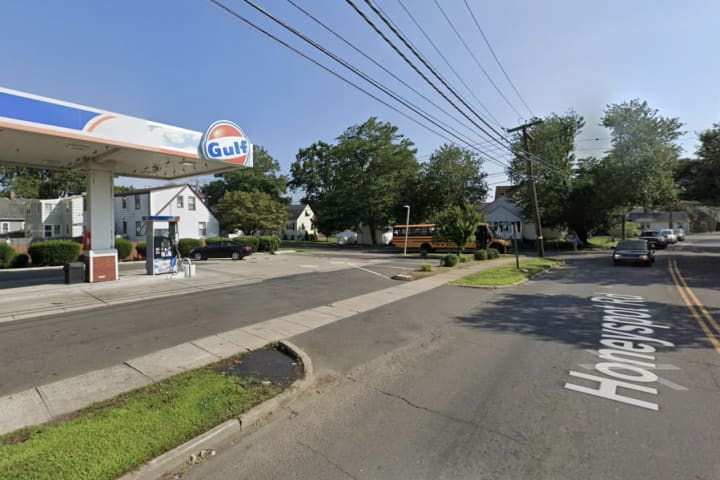 Police Searching For Three Men After Armed Robbery In Fairfield County