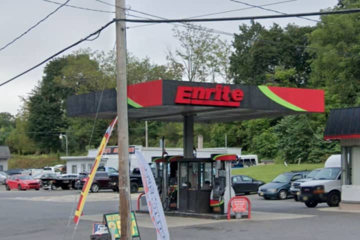 Police Nab 2 Teens Armed With Knife In Warren County Gas Station Robbery