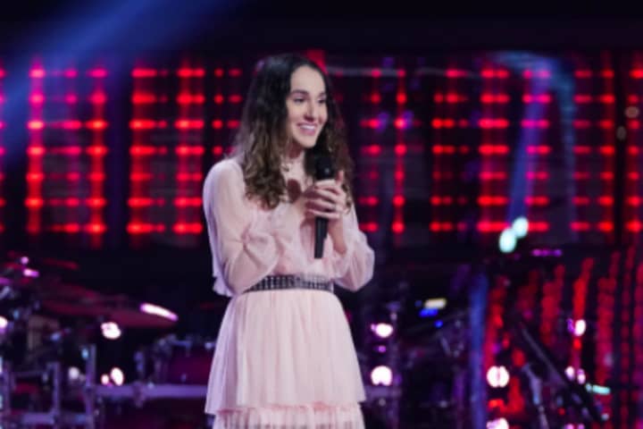 WATCH: Bergen County Teen Carolina Rial Wows 'The Voice' Judges