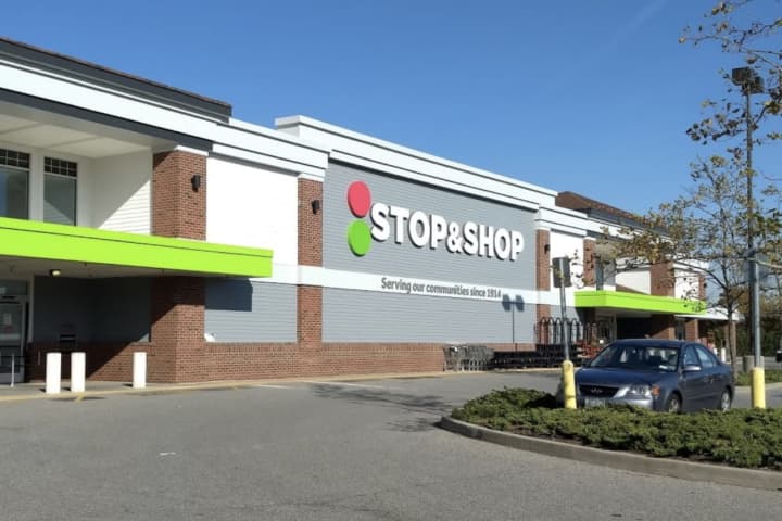 Man Wanted For Attempting To Lure Children At Long Island Stop & Shop, Police Say
