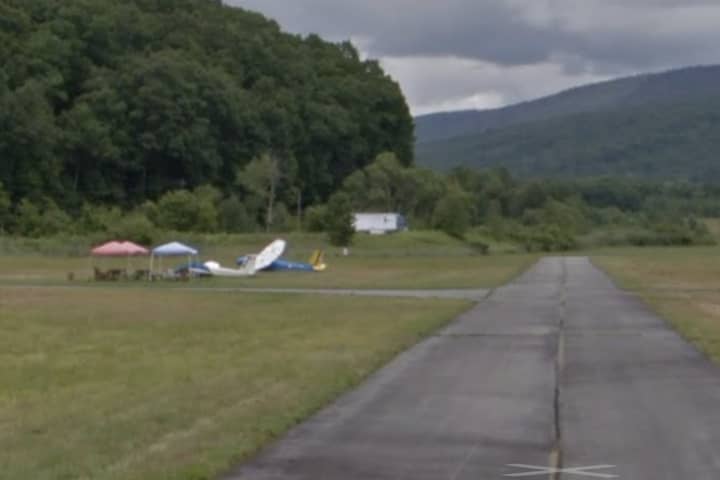 Glider Pilot Dies Following Crash At Hudson Valley Airport, Police Say