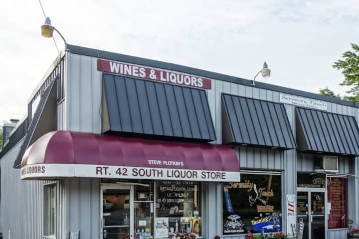 Man Throws Bottle In Liquor Store, Seriously Injures Clerk In Area, Police Say