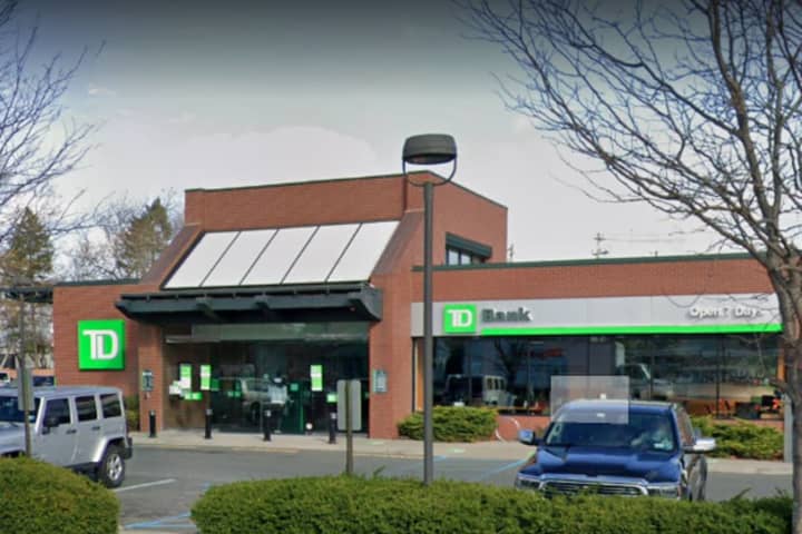 Police Investigating After Long Island TD Bank Branches Robbed On Back-To-Back Days