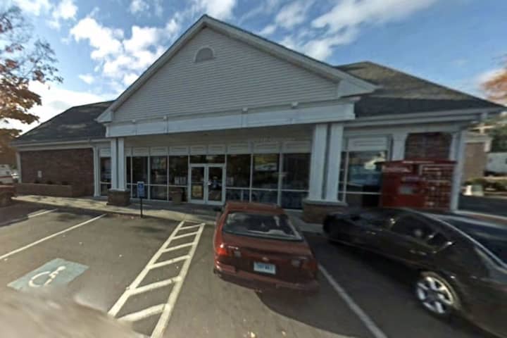 Man Robbed At Knifepoint Convenience Store In Fairfield
