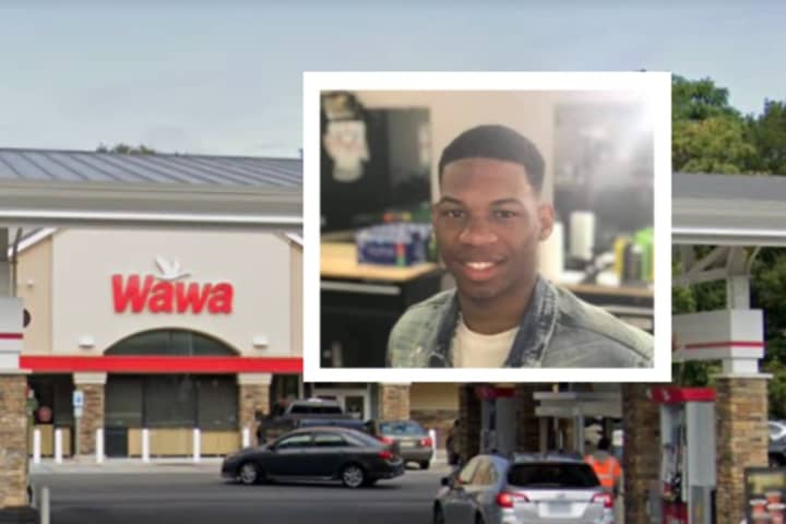 19-Year-Old NJ Wawa Worker Saves Customer's Life