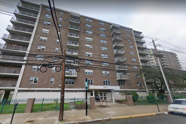 Newark Woman Takes Fatal Leap From 4th Floor Balcony