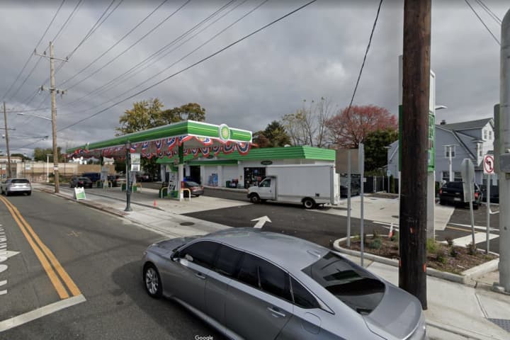 Suspect At Large After Armed Robbery At Valley Stream Gas Station