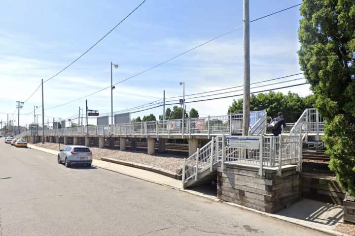 Person Struck By LIRR Train In Bethpage