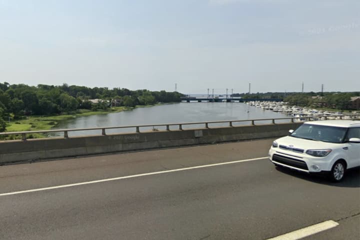Woman Survives Jump From I-95 Bridge, Police Say