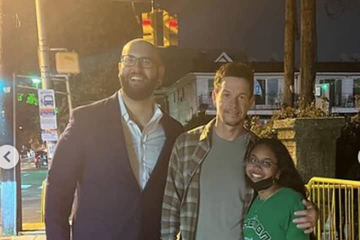 Mark Wahlberg Snaps Photos With Jersey City Fans