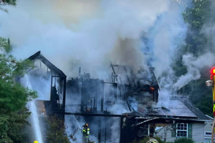 1 Dead In Poconos Area House Fire: Police