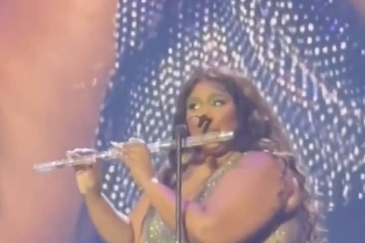 Lizzo Plays 200-Year-Old Flute From Library Of Congress At DC Concert