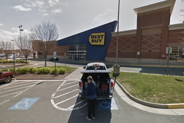 Caregiver Charged With Child Neglect After Leaving Toddler Alone At Virginia Best Buy: Police