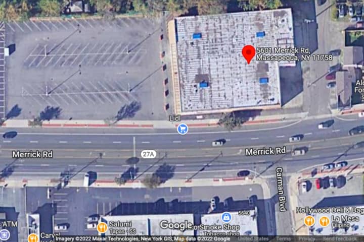 Man Seriously Injured In Crash Near Long Island Supermarket