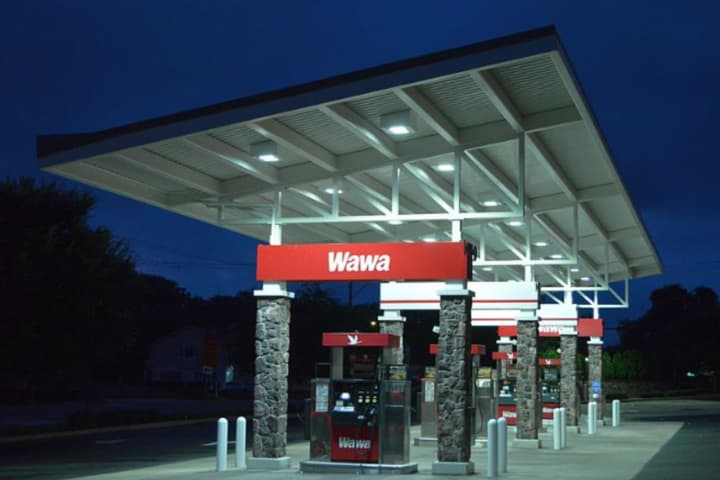 Virginia Wawa Grand Opening Includes Giveaways, Free Food To Community