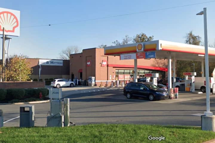 Police Warn Of Gas Station Robber Directing Victims To ATMs For Cash In Linthicum Heights
