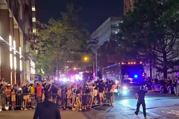 Fans Flock To Hoboken Hotel Hoping For Glimpse Of Lionel Messi (VIDEO)