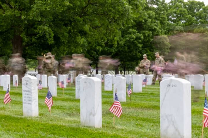 Arlington Cemetery Bomb Threat Halts Funeral Services