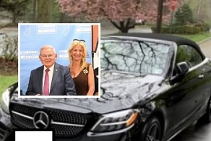 Menendez Accepted Benz As Bribe Following Fatal Wreck Caused By His Wife In Bogota: Reports