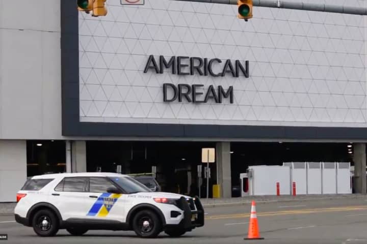 Black Friday Bomb Threat Sends American Dream Shoppers Scrambling