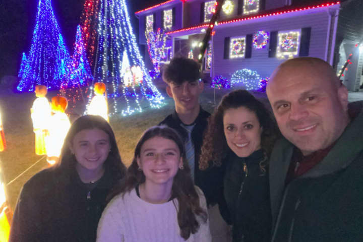 Bergen County HS Sweethearts' Bright Idea Brings Christmas Cheer To Neighbors Fighting Cancer