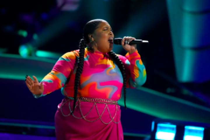 DC Singer Falls Flat On 'The Voice