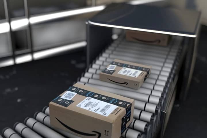 Amazon Opens New Delivery Station In Suffolk County