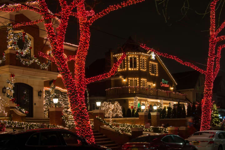 Local Holiday-Lights Maps Feature The Biggest And Best Home Displays In CT