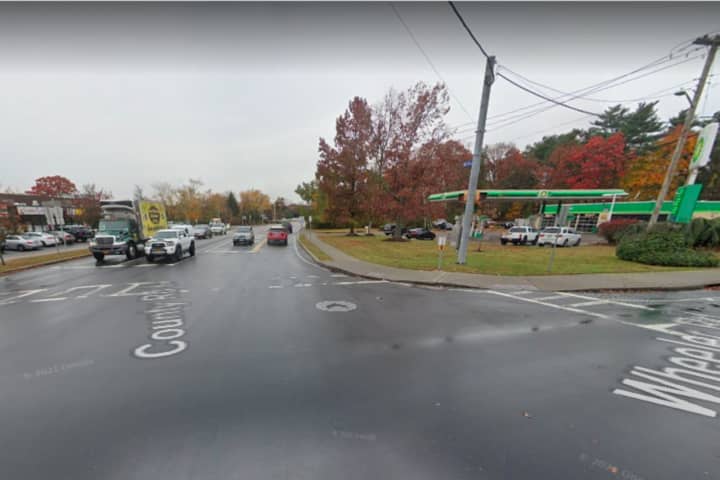 Man Killed In Crash At Hauppauge Intersection