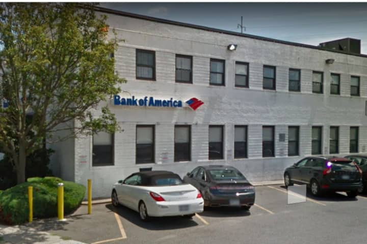 Suspect Apprehended After Attempted Robbery At Long Island Bank, Police Say