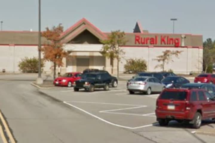 Three Injured, One Airlifted From Scene Of Mall Shooting In PA