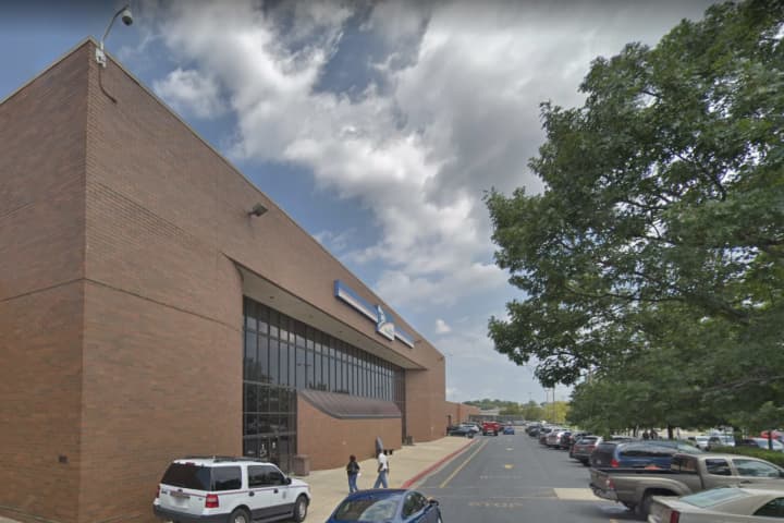 Police ID Postal Worker Involved In Shooting Outside DC Service Facility