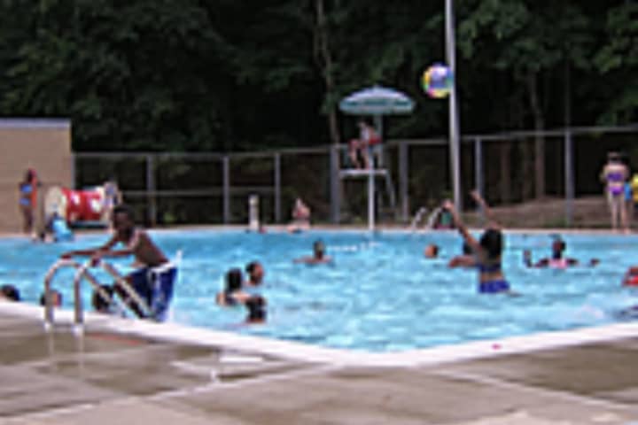 Pool Remains Closed Days After Swimmer's Death In Charles County (DEVELOPING)
