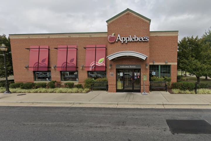 Applebee's Employees Threatened By Stun Gun-Wielding Woman, Teen In Anne Arundel, Police Say