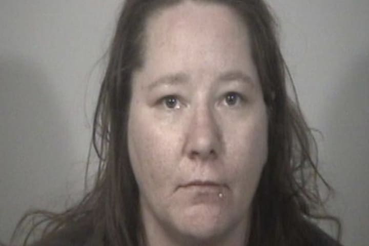 Good Samaritan Takes Keys From DUI Mom Who Crashed Car Into Ditch With Child In Stafford: Cops