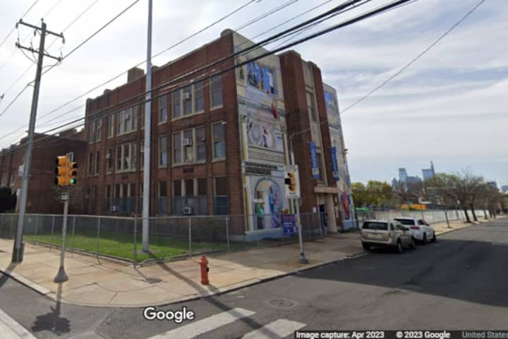 School On Lockdown After Deadly Shooting On Philly Street: Authorities