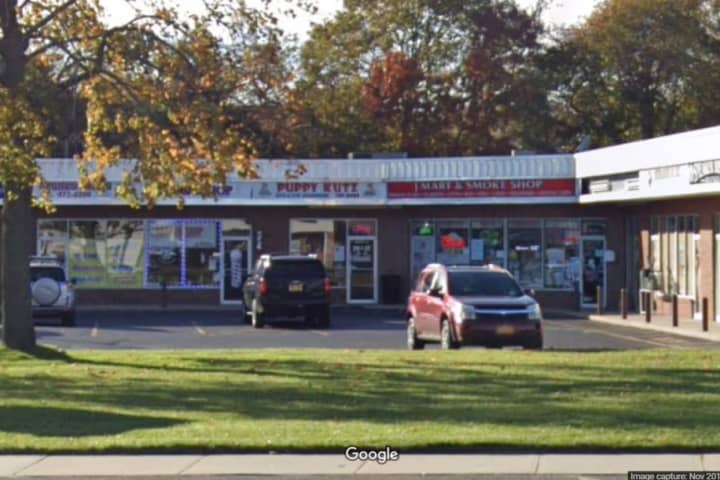 Long Island Store Clerk Accused Of Selling Alcohol, E-Liquid Nicotine To Minors