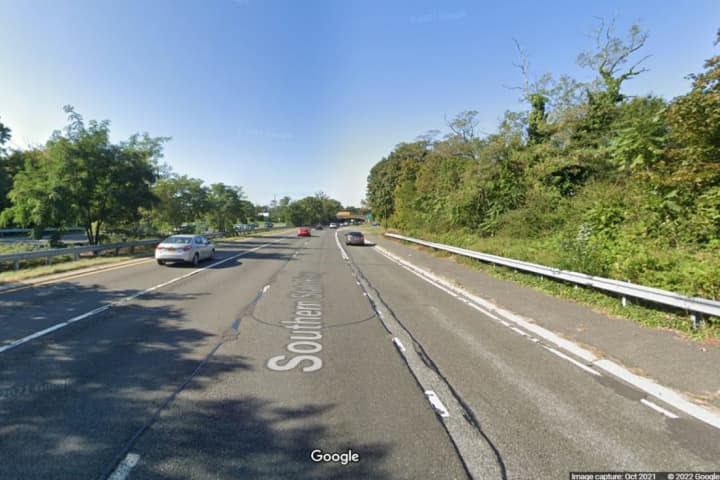 Fatal Crash: 61-Year-Old ID'd As Victim On Southern State Parkway In Oyster Bay