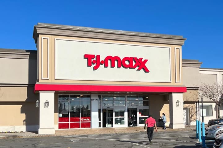 New TJ Maxx Opens At Woodbury Plaza Shopping Center