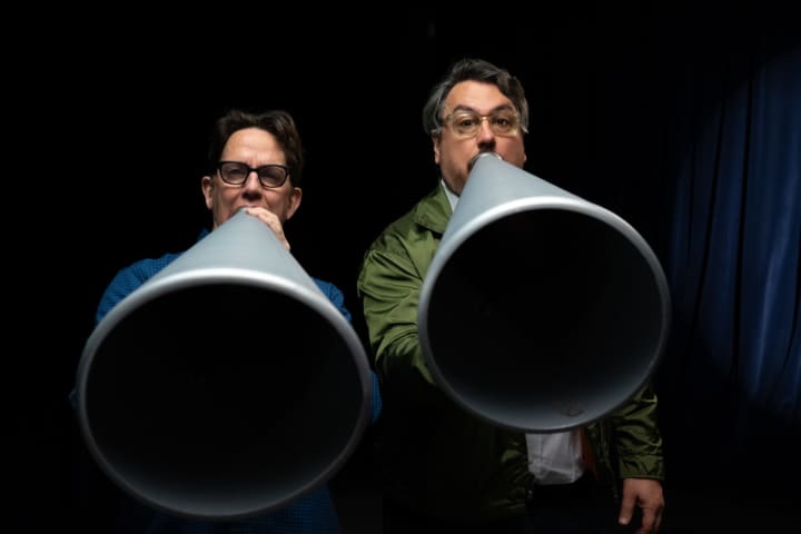 'They Might Be Giants' Kicks Off Tour In NJ After Car Crash, COVID