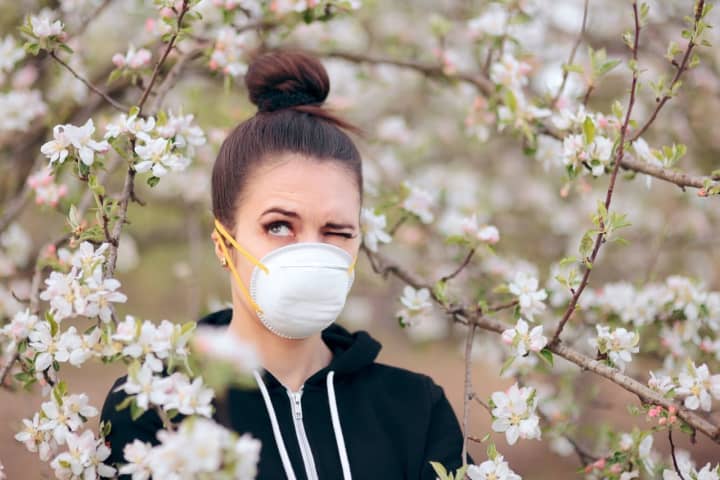 How To Tell If Its Seasonal Allergies Or COVID-19