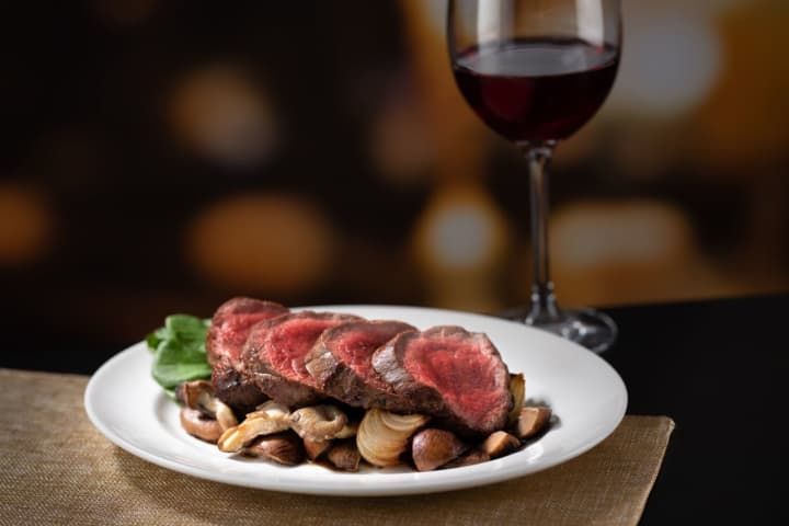 New Parsippany Restaurant Features Dry-Aged Steaks, Fresh Seafood and More Than 350 Wines