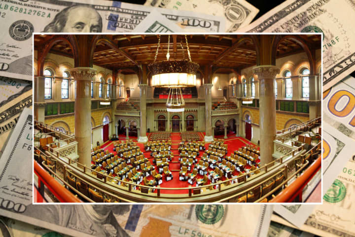 Merry Christmas: NY Lawmakers To Become Highest Paid In US After Approving Raise