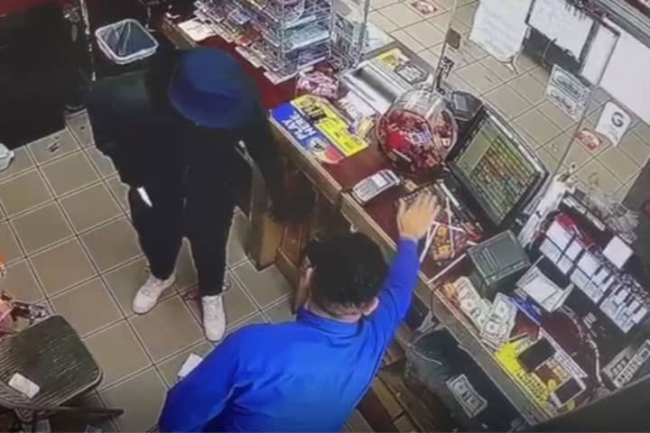 Watch: Knife-Wielding Robber Ambushes Inwood Convenience Store Worker