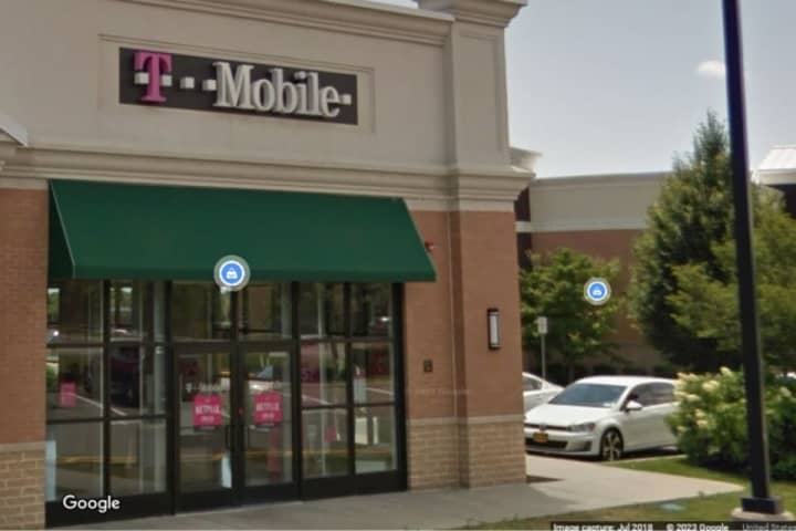 Smash & Grab: T-Mobile Store On Long Island Hit By Overnight Burglars