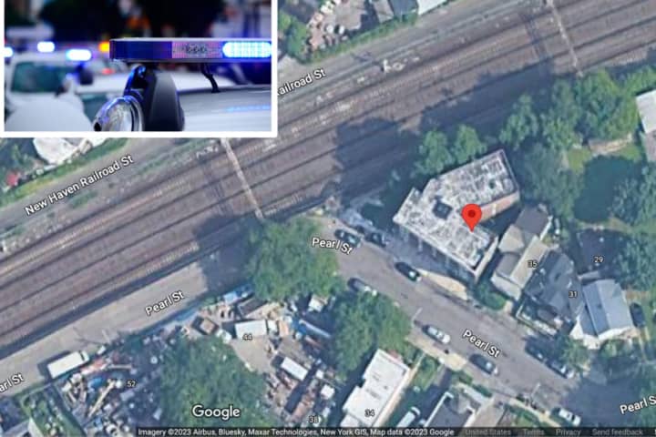 28-Year-Old Man Shot By MTA Tracks In Westchester: Suspect Still At Large, Police Say
