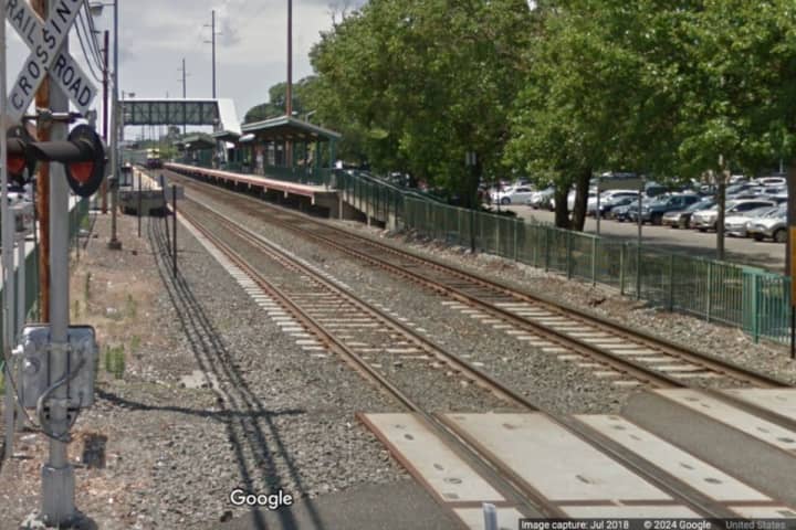 'Trespasser' Struck By LIRR Train In Sayville, Disrupting Morning Commute