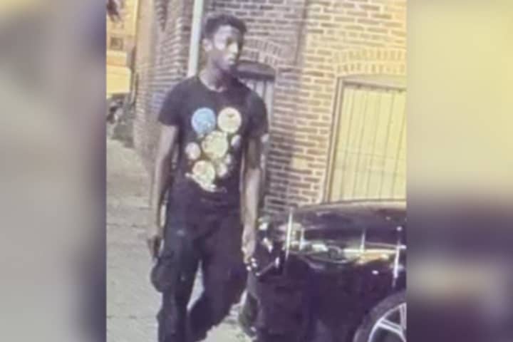 Police Ask For Help Identifying Suspect Who Stabbed Woman In Baltimore