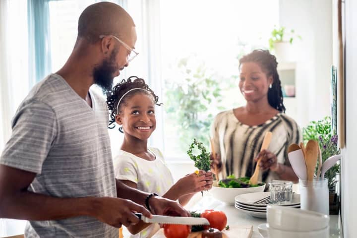 Make Family Dinners Part Of Your Family’s Healthy Lifestyle
