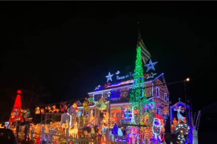 Where You Can View Christmas Lights Displays In Fairfield County